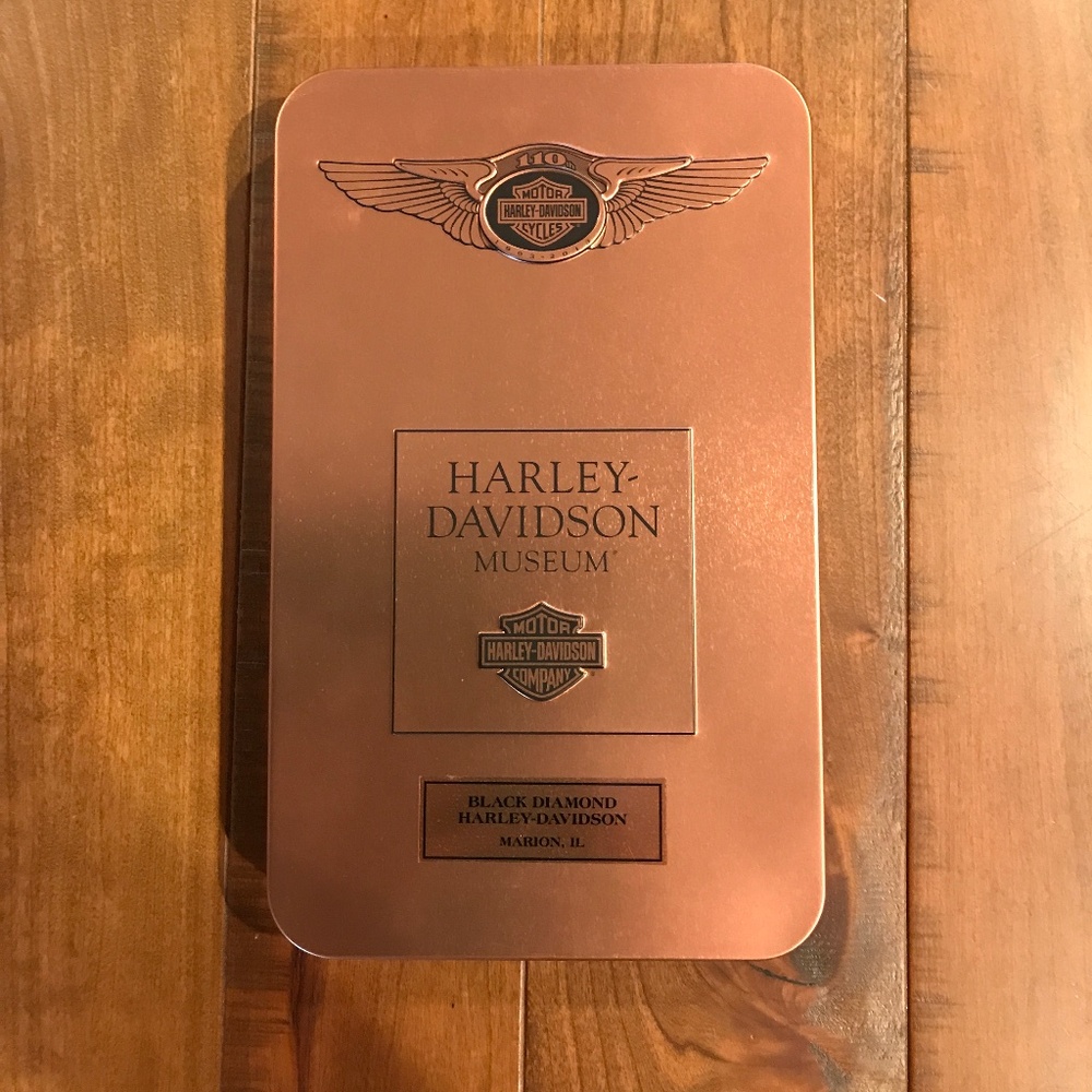 HARLEY-DAVIDSON MUSEUM 2013 110TH ANNIVERSARY TIN WITH KEY CHAIN AND BOOKLET
